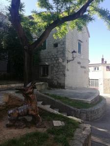 Budova, v ktorej sa apartmán nachádza