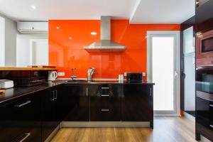 Kuchnia lub aneks kuchenny w obiekcie ALTAMAR Sunny Home by Cadiz4Rentals