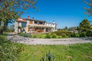 Foto da galeria de Apartment with Terrace in Filipana em Marčana