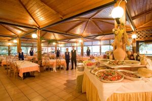 Φαγητό σε αυτό το θέρετρο ή κάπου εκεί κοντά