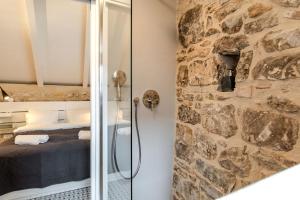 Kúpeľňa v ubytovaní No.5 Luxury Studio + 33 fotografií
