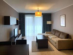 Część wypoczynkowa w obiekcie Apartament Tit Aquarius Spa