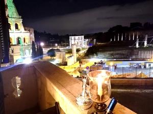 Foto dalla galleria di Balcony Colosseum View a Roma