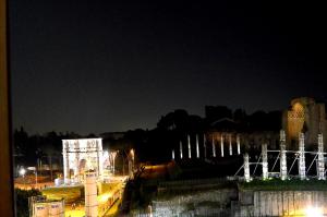 Foto dalla galleria di Balcony Colosseum View a Roma
