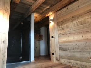 Kép Grizzly Haus & Frosch Restaurant - Teritoria szállásáról Varenában a galériában