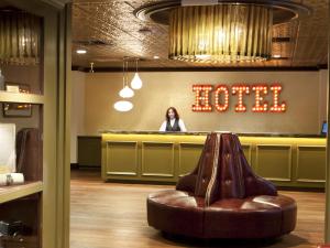 Členové personálu v ubytování Golden Gate Casino Hotel + 26 fotografií