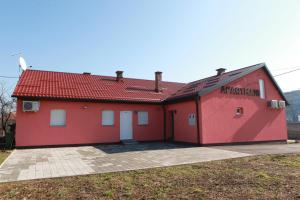 Budova, v ktorej sa apartmán nachádza