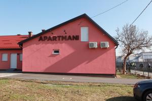 Budova, v ktorej sa apartmán nachádza
