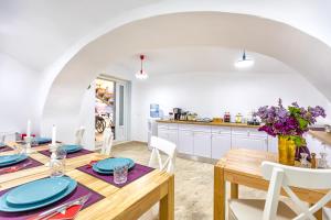 Η κουζίνα ή μικρή κουζίνα στο Casa Atanasiu -Adult only