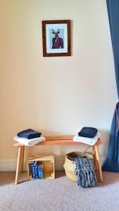 Posezení v ubytování The Louis Armstrong- Modern 3 Bedroom Apartment, super close to the City Centre + 8 fotografií