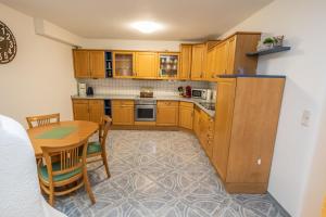 Kuchyň nebo kuchyňský kout v ubytování Ferienwohnung Ruderich