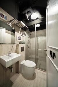 Gallery image of The Pod at Beach Road Boutique Capsule Hotel in Singapore