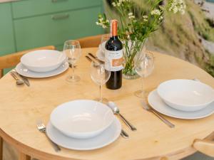 Nápoje v ubytovaní Apartament FOREST SurfingBird Kołobrzeg