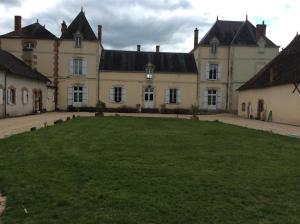 Gallery image of CHATEAU DE CHAVANNES in Tresnay