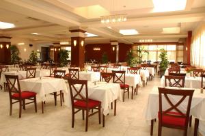 Restaurace v ubytování Hotel Montenegro