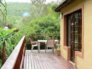 A balcony or terrace at Fairy Knowe Backpackers