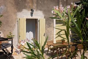 Κήπος έξω από το Old town studio and apartment
