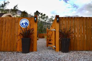 Certifikát, hodnocení, plakát nebo jiný dokument vystavený v ubytování Nevis Pod, West Highland Way Holidays