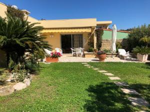 Zahrada ubytování Villa C3 Arthur Rimbaub chambre d’hôte piscine proche mer plage 600m