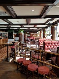 Χώρος καθιστικού στο Hotel Bishops Arms Mora