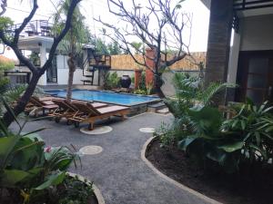 Der Swimmingpool an oder in der Nähe von Villa di Amed