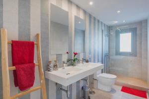 Koupelna v ubytování Mariners Apartment + 27 fotografií