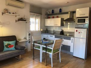 Kuchyň nebo kuchyňský kout v ubytování Aunt Antonia Beach House