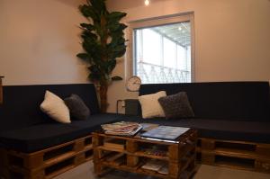 Loft Family Hotel的休息区