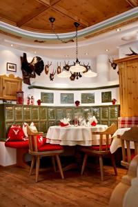 Restaurace v ubytování Hotel Jägerhof + 19 fotografií