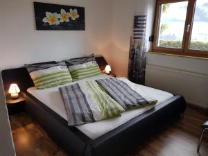 Posteľ alebo postele v izbe v ubytovaní Ferienwohnung Schiestl