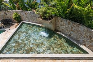 Hồ bơi trong/gần Gaia Hotel & Reserve- Adults Only