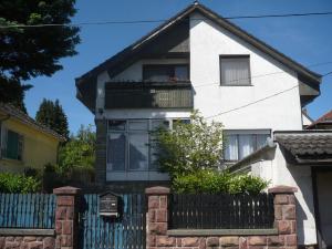 Budova, kde se apartmán nachází + 13 fotografií