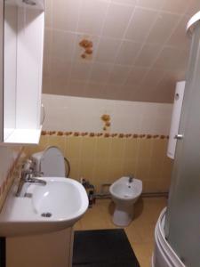 Ένα μπάνιο στο Вікенд