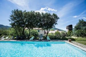 O vedere generală la munți sau o vedere la munte luată de la acest aparthotel