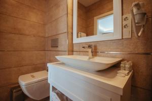 A bathroom at Istanroom by Keo