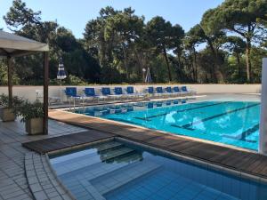 Bazén v ubytování G&D Hotel Deanna Pool&Brunch nebo v jeho okolí