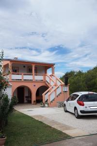 Budova, v ktorej sa apartmán nachádza