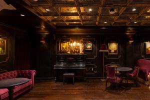 PLAY Seaport Suite Hotel TLV的休息区