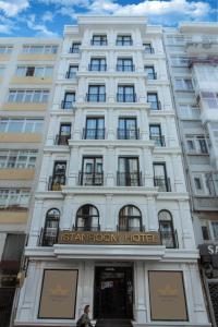 The building in which a szállodákat is located