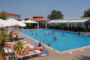Hotel Camping Agiannis 내부 또는 인근 수영장