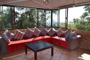 Ein Balkon oder eine Terrasse in der Unterkunft Edelweiss Corporate Guest House