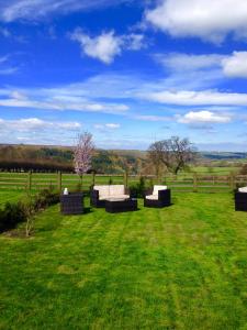 A garden outside Mallyan Spout Hotel 