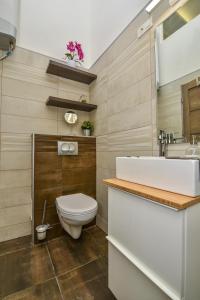 Kúpeľňa v ubytovaní Heart Apartment with FREE Private Parking + 13 fotografií