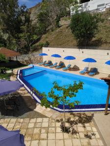The swimming pool at or close to Sfinias Apartments