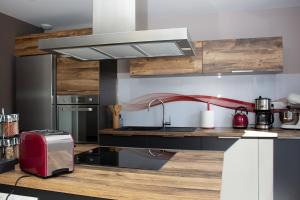 مطبخ أو مطبخ صغير في Gîte à la Source