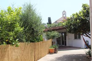 Fotografie z fotogalerie ubytování Cozy Backyard House v destinaci Pláka