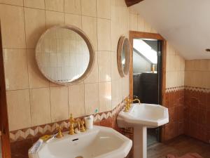 Koupelna v ubytování Ancien moulin de Vaux Chavanne