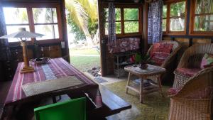 Istumisnurk majutusasutuses Fare Vahine Oviri - 1048DTO-MT