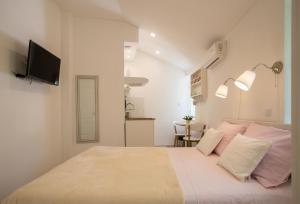 Postel nebo postele na pokoji v ubytování Apartment in Vis historic center - Mikula, Ljubica, Toma