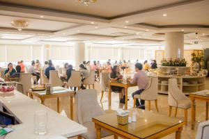 Restoran või mõni muu söögikoht majutusasutuses Palm Hotel Thanh Hoa